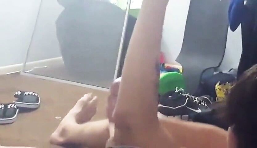 Mon meilleur ami me laisse recolir lui Jo, comme on le voit en vidéo